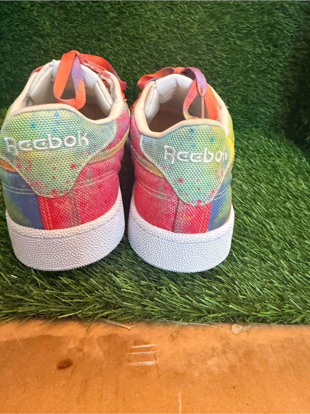 Reebok unisex Tie-Dye club C 85 Pride Low Top Sneakers - Multicolor size 11 - Picture 4 of 10